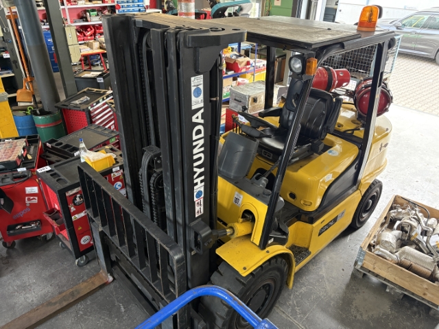 Treibgasstapler Hyundai 40L-7 L.P.G.